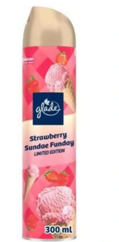 Glade Strawberry Sunday  Odświeżacz powietrza w sprayu 300 ml